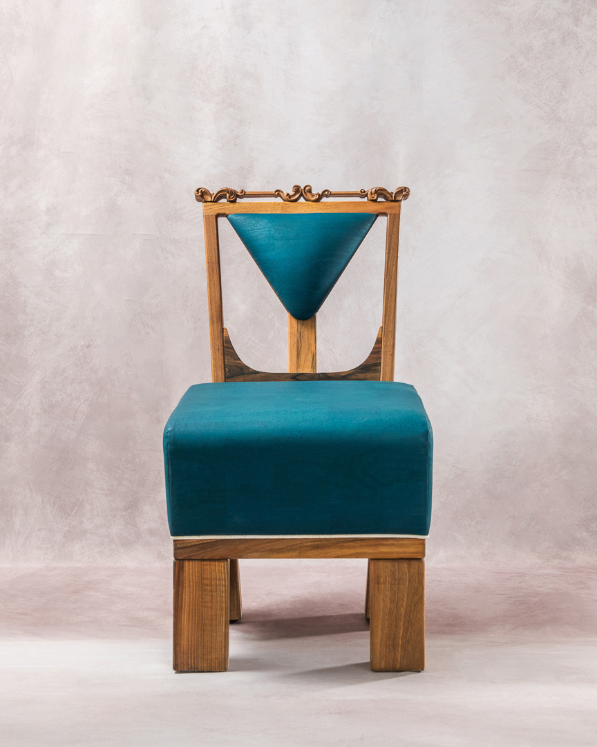 Isadora — Low Chair oblazinjen leseni stol - slika 2
