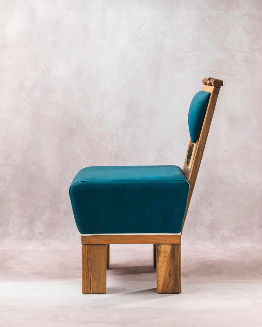 Isadora — Low Chair oblazinjen leseni stol - slika 4